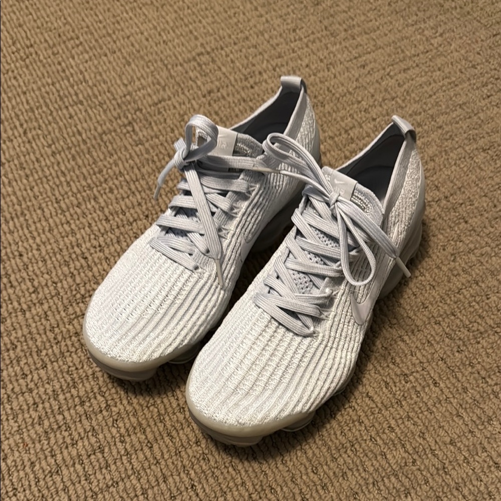Nike Gray Knit Sneakers